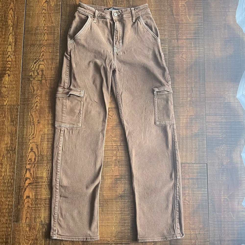 Hollister cargo pants size 25 brown